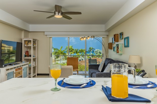 Sunsets & Sandy Shores Oceanfront Condo at Eagle Beach